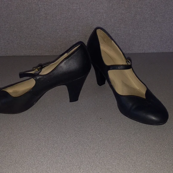 Naturalizer n5 comfort black heels size or
